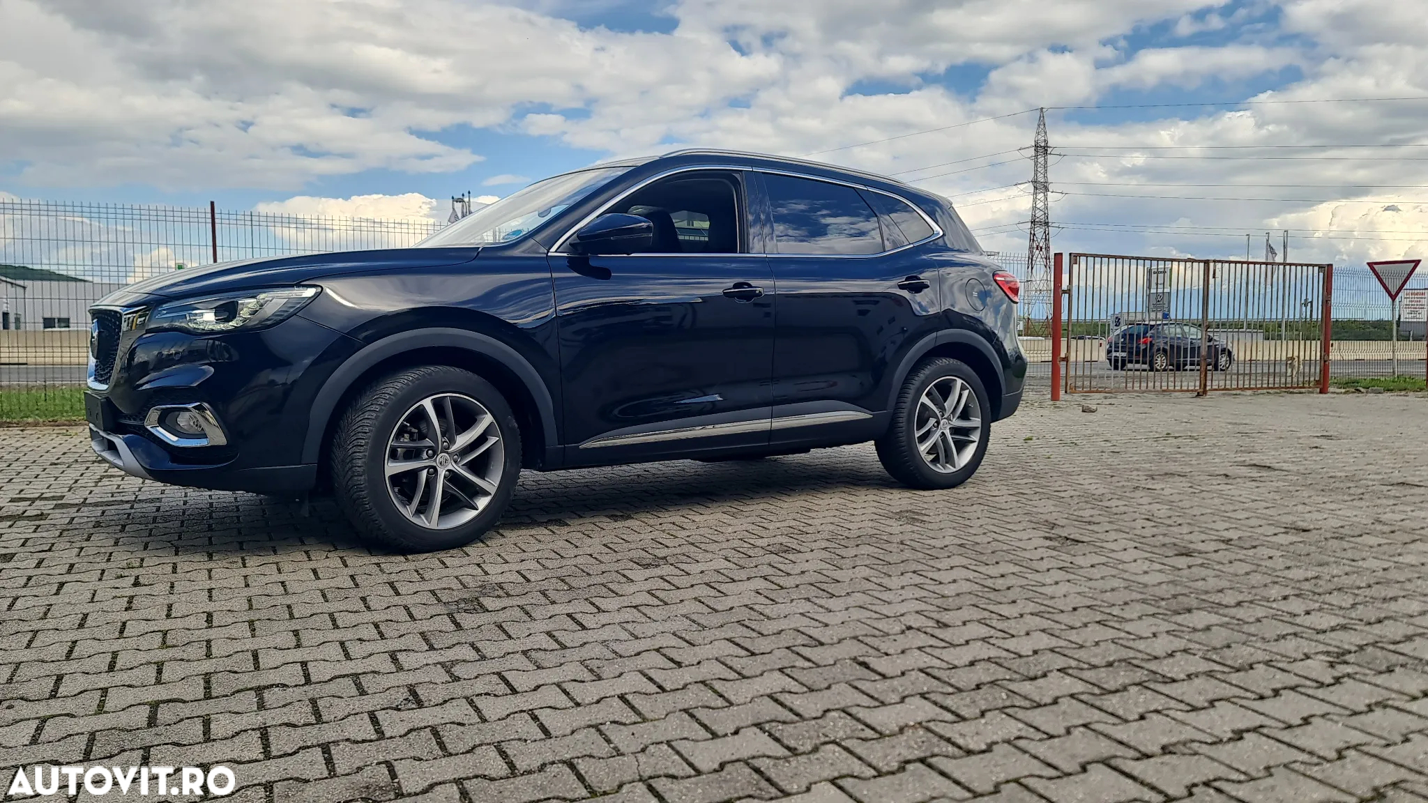 MG EHS 1.5T-GDI PHEV Luxury - 3