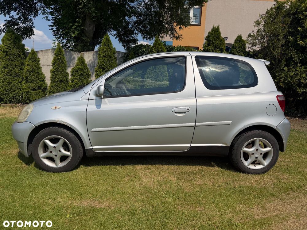 Toyota Yaris 1.0 Base - 3