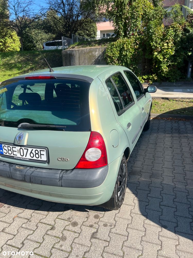 Renault Clio - 10