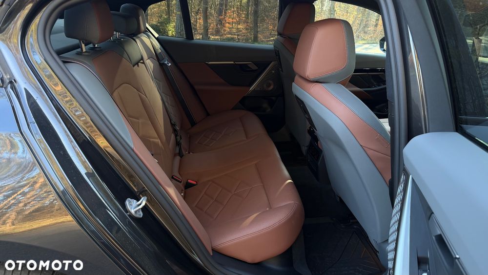 BMW Seria 5 540d xDrive mHEV M Sport - 37