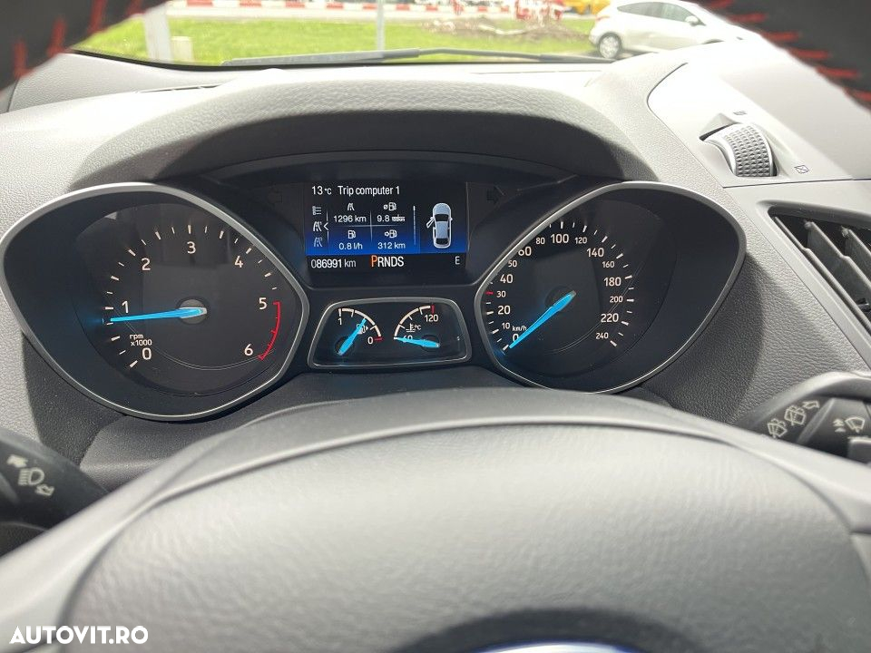 Ford Kuga 2.0 TDCi 4WD Powershift ST-Line - 12