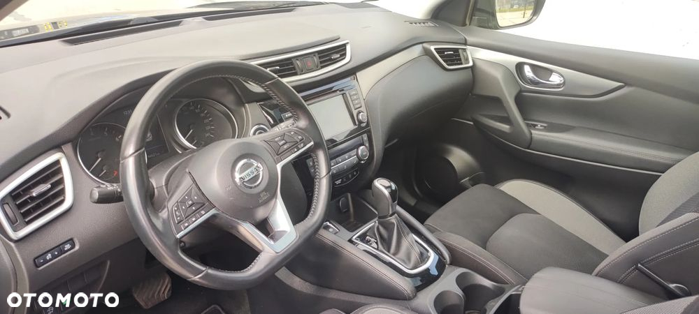 Nissan Qashqai 1.3 DIG-T N-Connecta DCT - 14