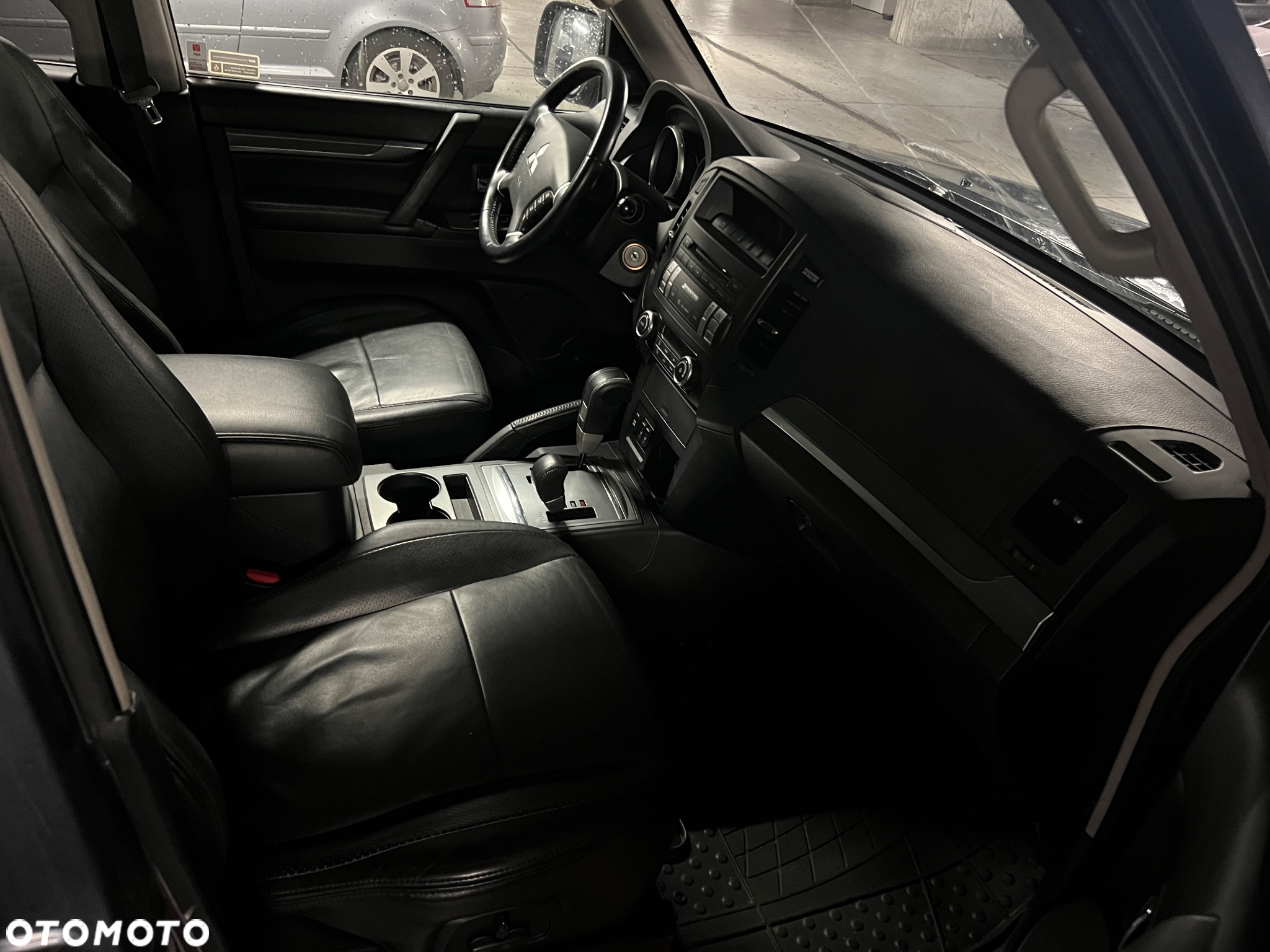 Mitsubishi Pajero 3.8 V6 Instyle - 6