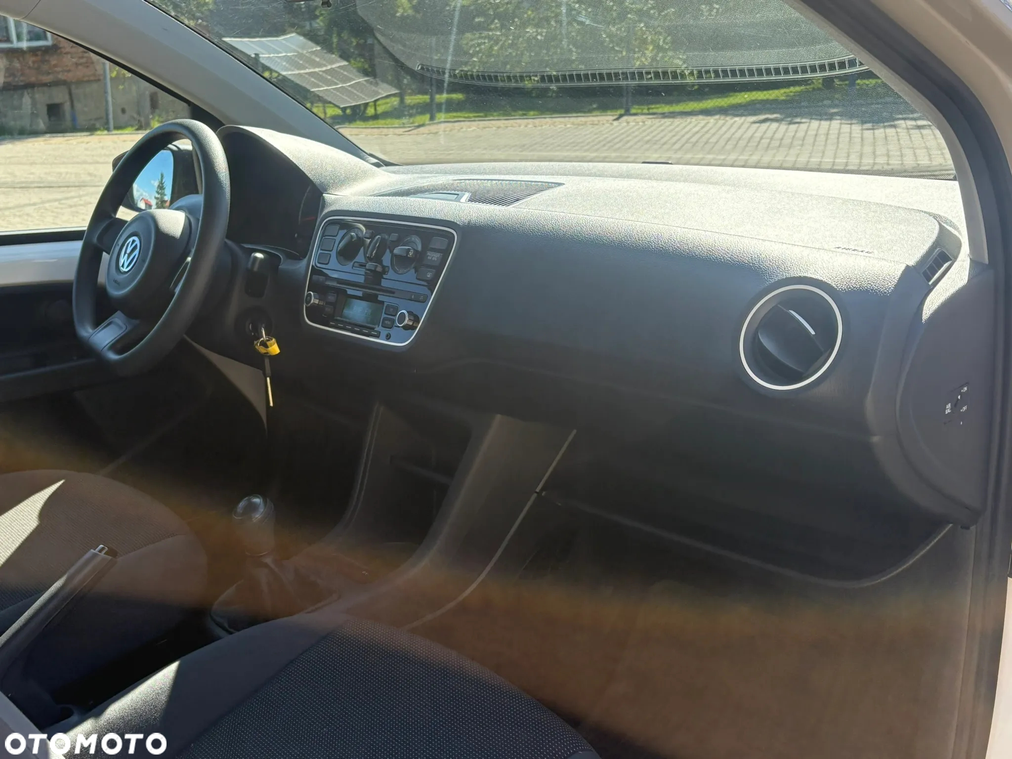 Volkswagen up! white style - 13