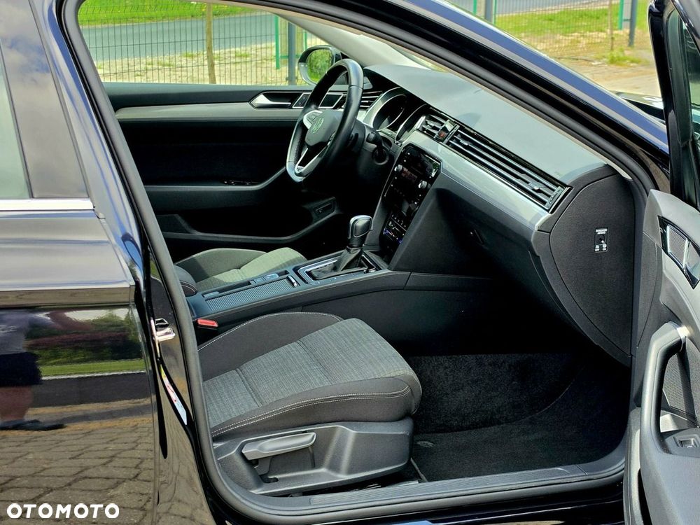 Volkswagen Passat - 7