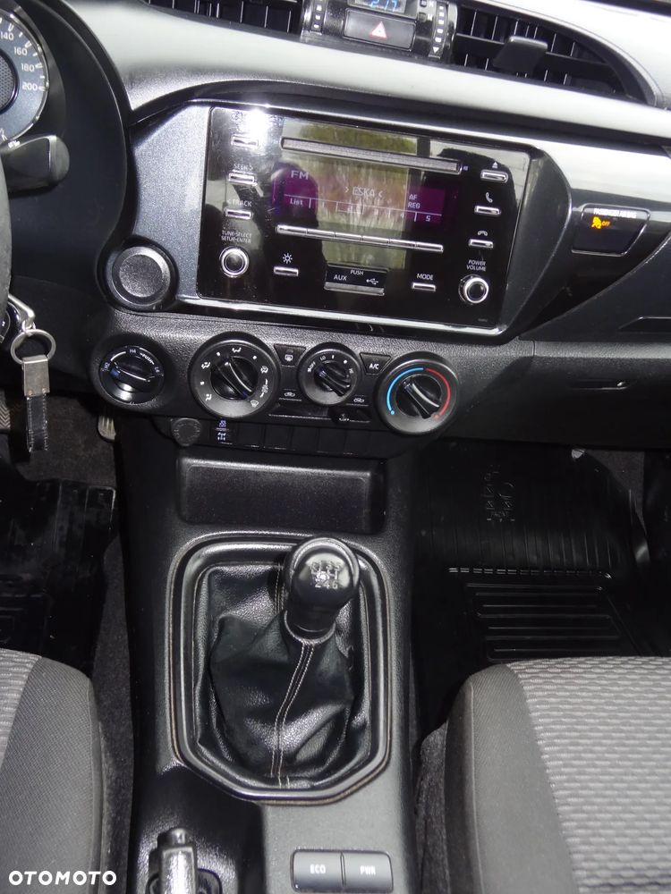 Toyota Hilux 2.4 D-4D Single Cab DLX 4x4 - 6