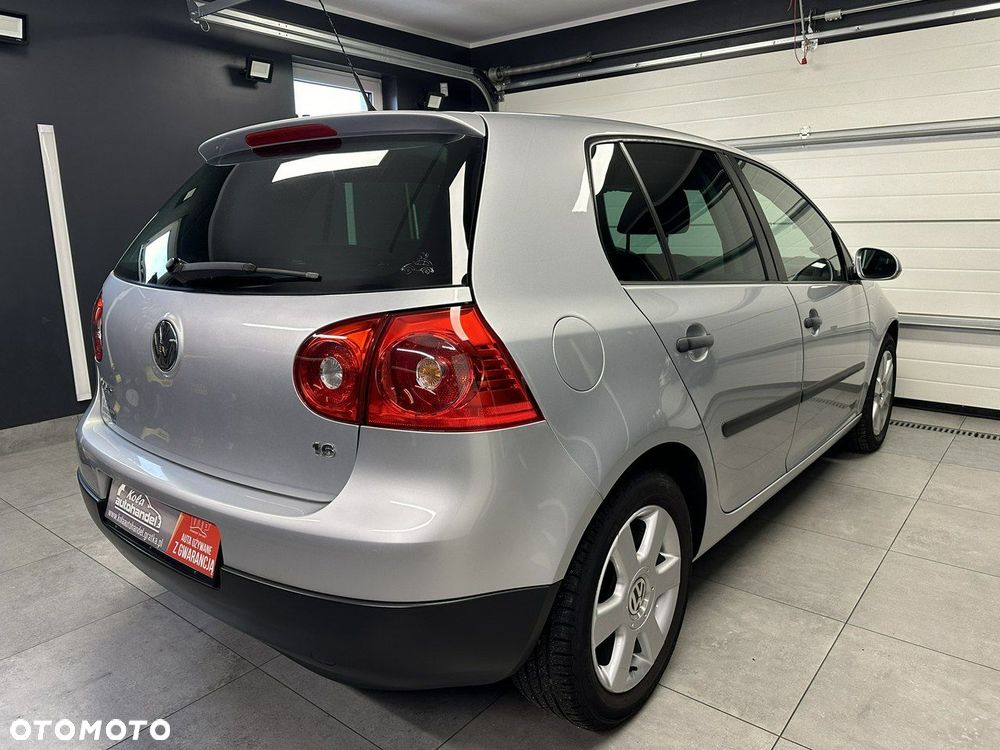 Volkswagen Golf 1.6 Trendline - 4