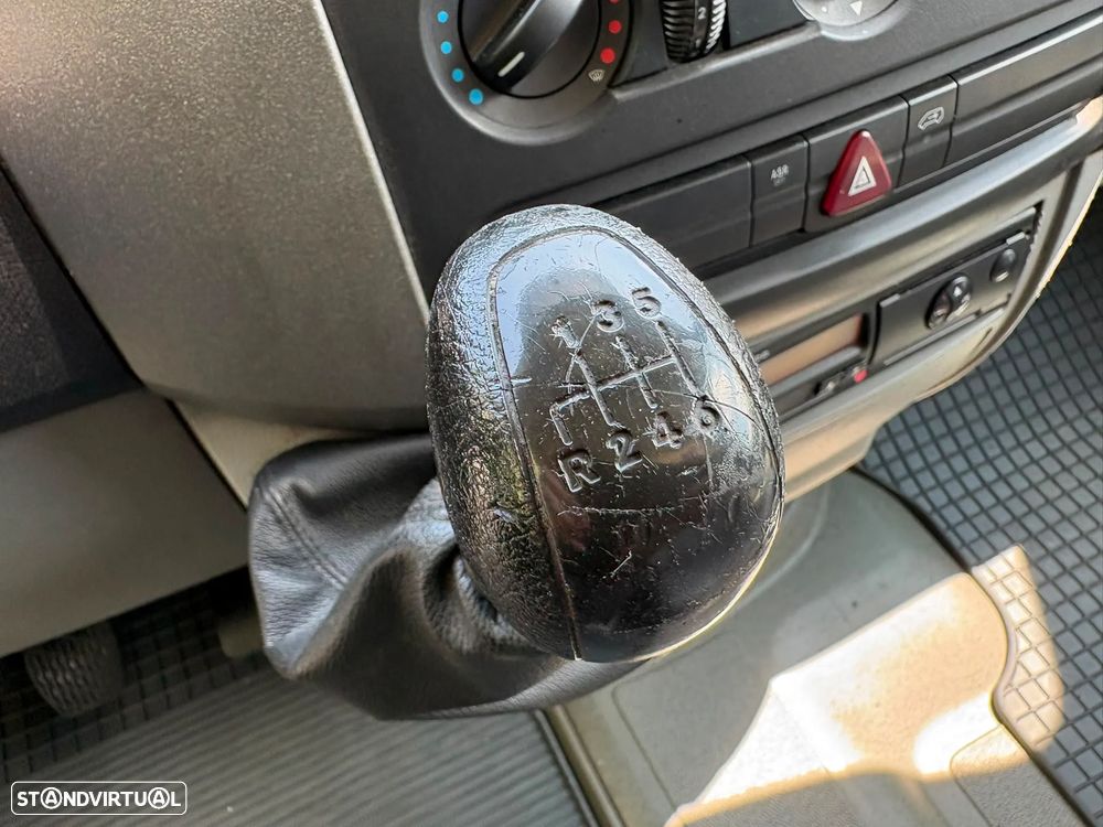 Volkswagen CRAFTER - 9
