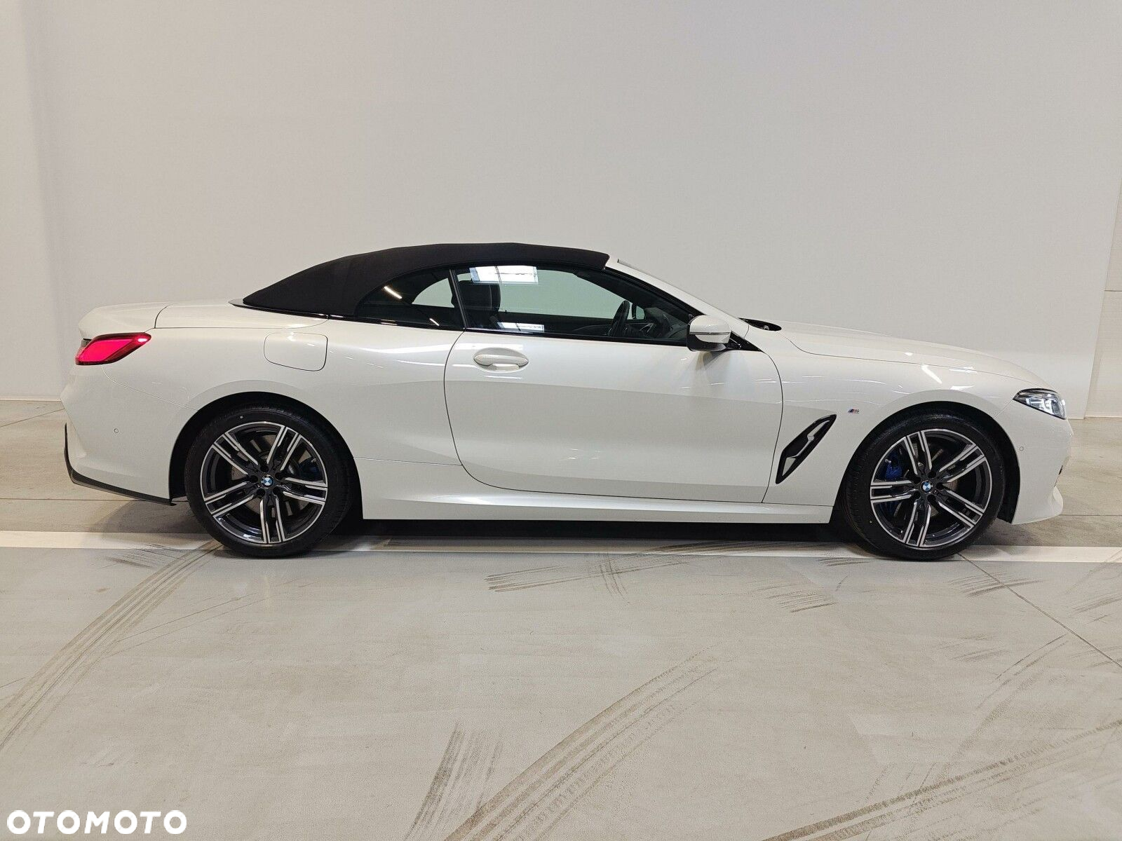 BMW Seria 8 840i - 28