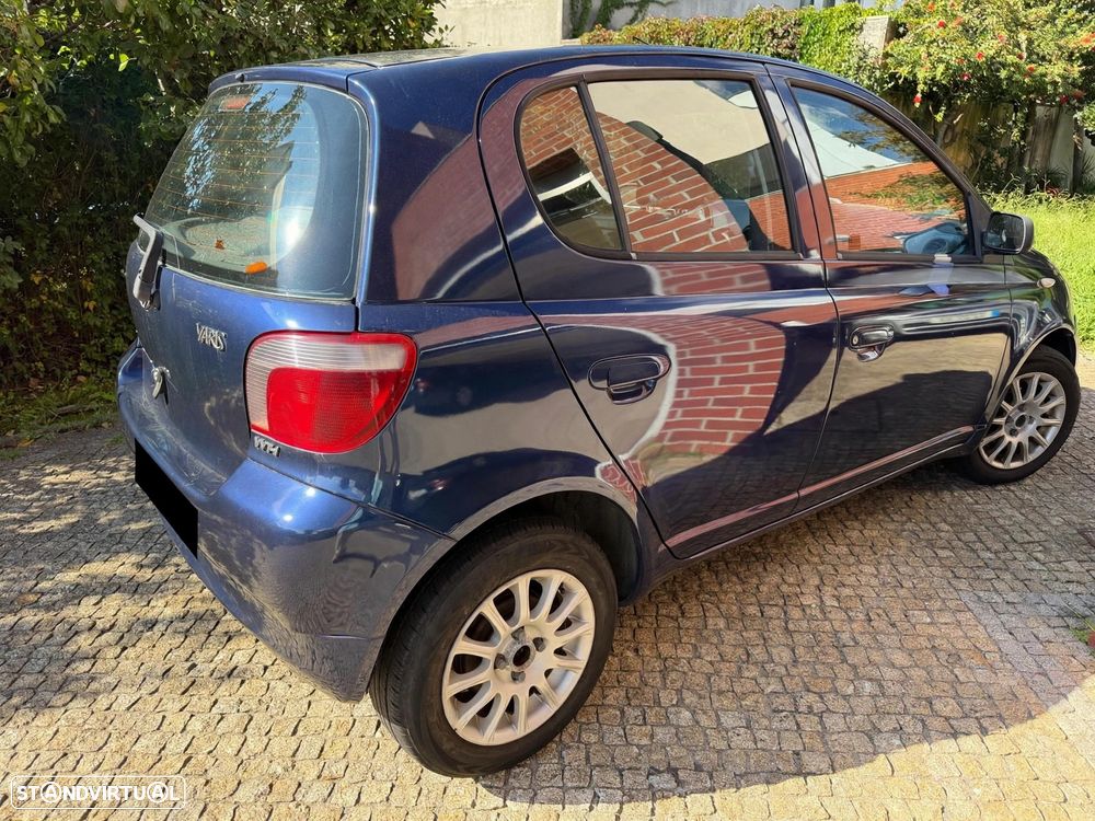 Toyota Yaris 1.0 Luna E.Aut - 3