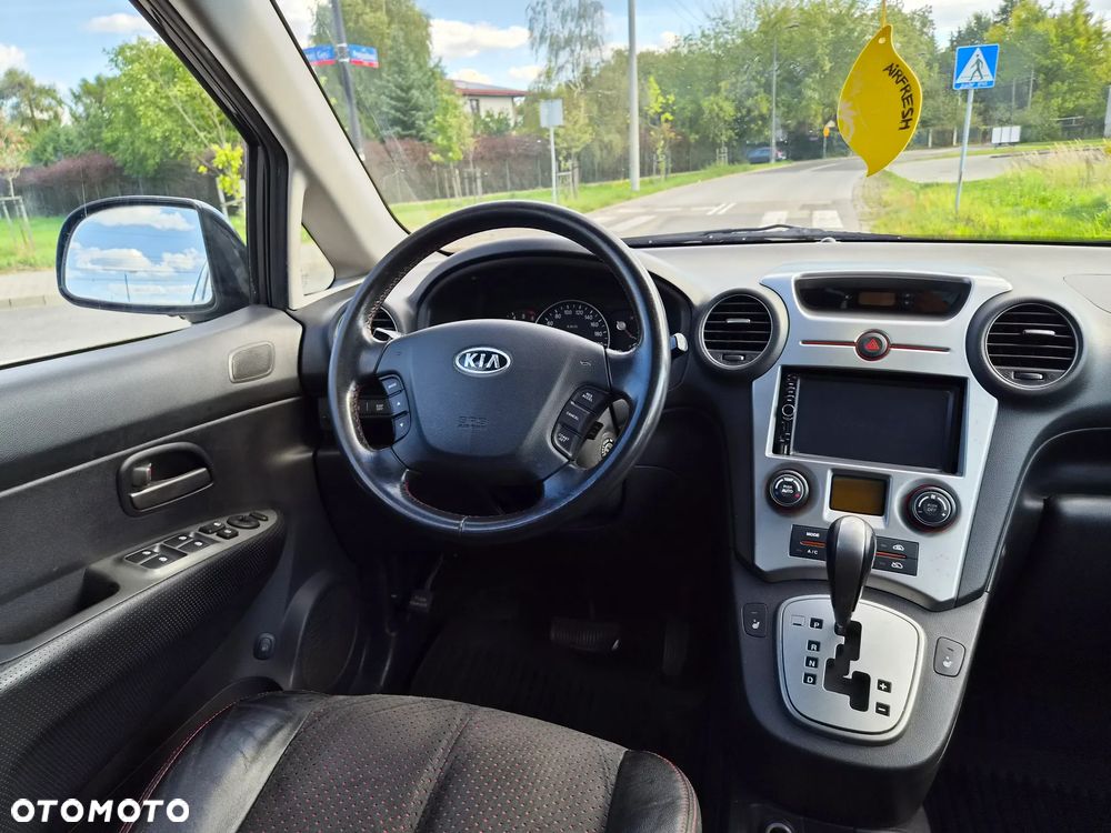 Kia Carens - 11