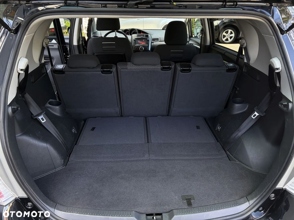 Toyota Verso 1.8 Prestige 7os - 33