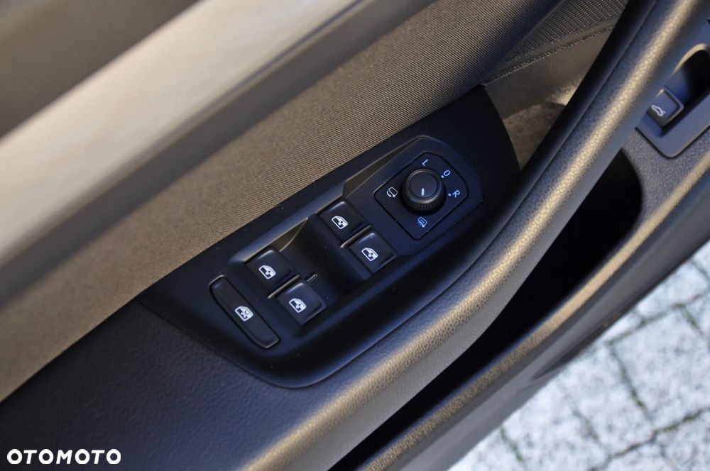 Volkswagen Passat 2.0 TDI EVO Business DSG - 31