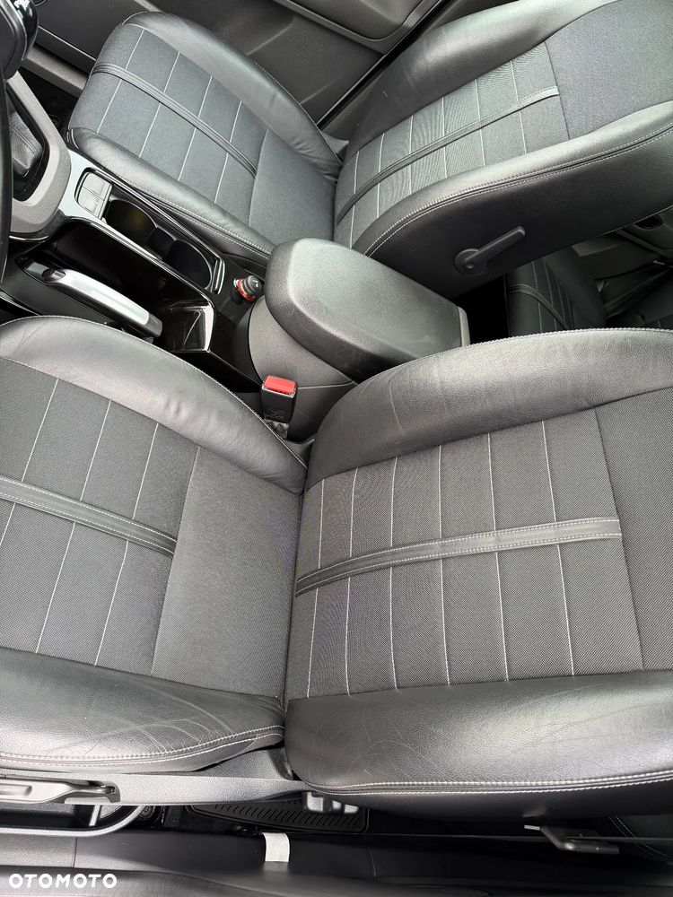 Ford Kuga 2.0 TDCi 4x4 Titanium - 13