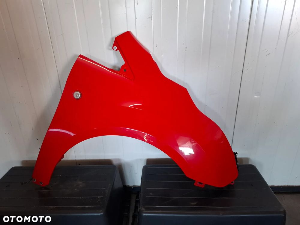 Błotnik prawy przód Ford Tourneo Connect 2022 rok do założenia kolor ZJ - 1