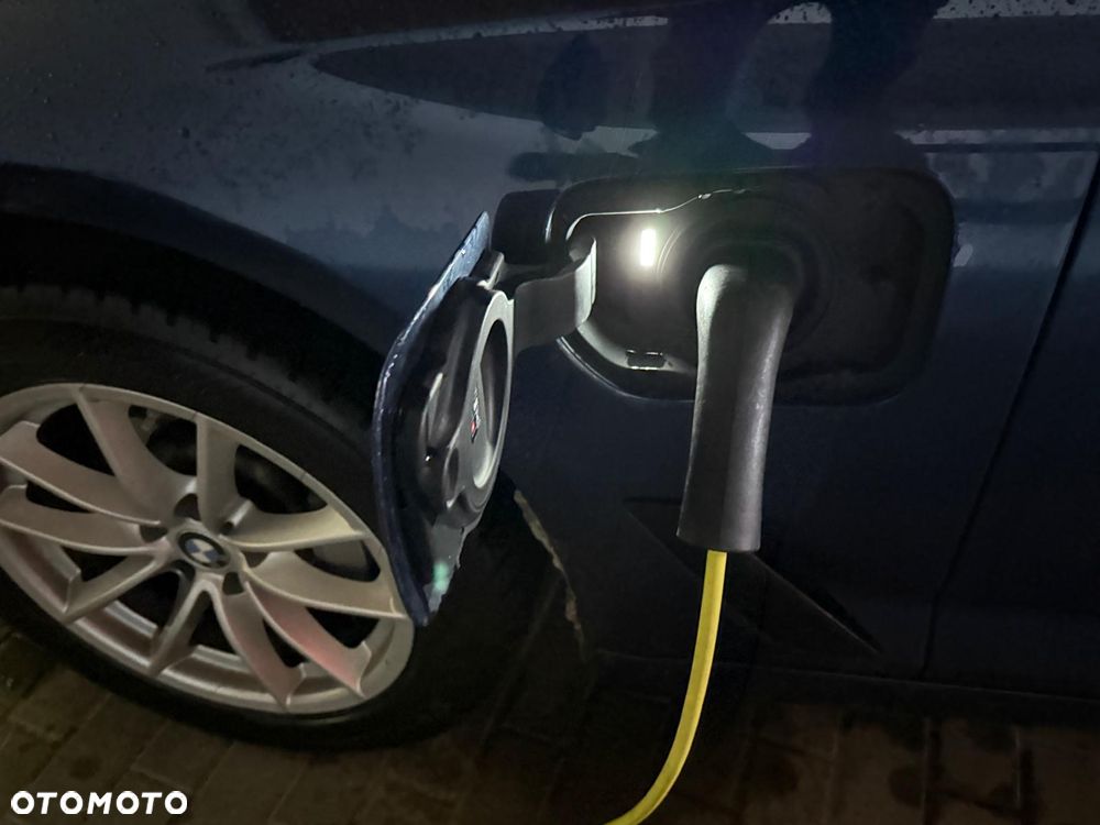 BMW Seria 5 530e iPerformance xDrive Sport Line sport - 12