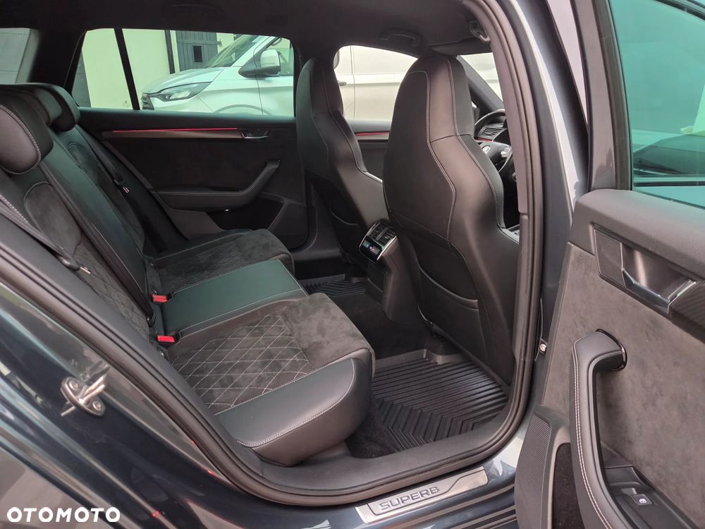 Skoda Superb 2.0 TDI 4x4 DSG Sportline - 18