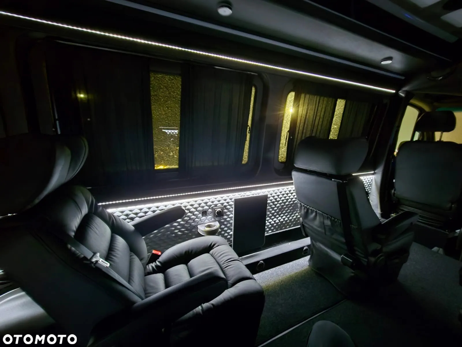 Mercedes-Benz Sprinter - 13