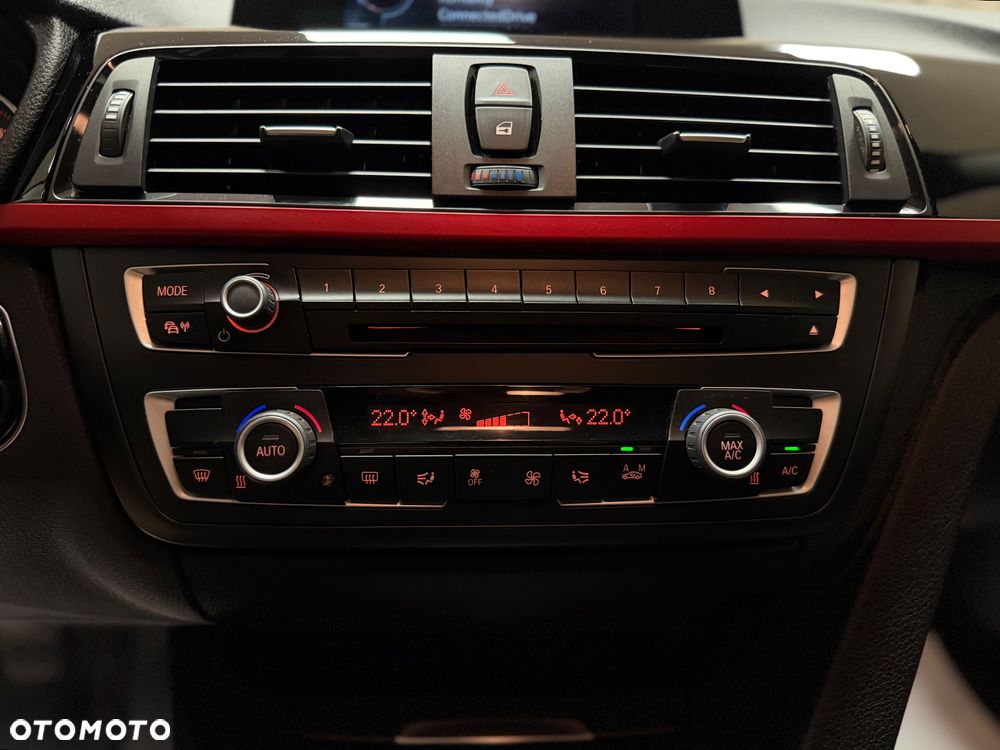 BMW Seria 3 318d xDrive Sport Line - 15