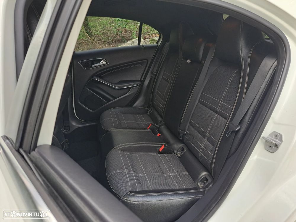 Mercedes-Benz A 180 CDI (BlueEFFICIENCY) Urban - 21