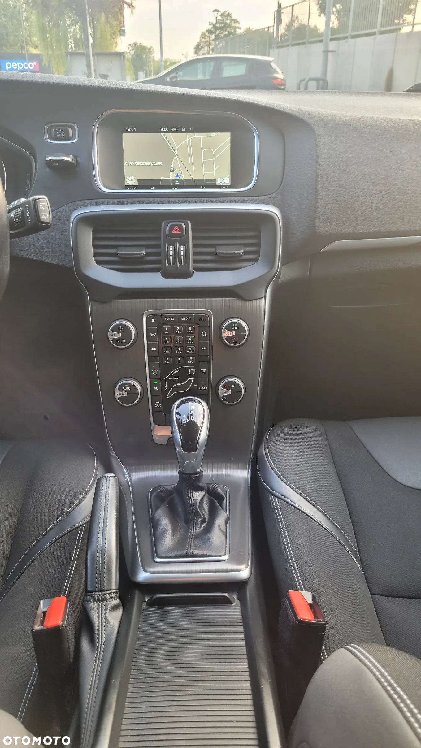 Volvo V40 D3 Drive-E Momentum - 27