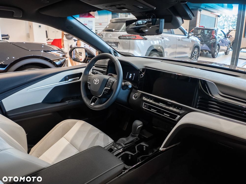 Toyota Camry 2.5 Hybrid Dynamic Force Executive e-CVT - 6