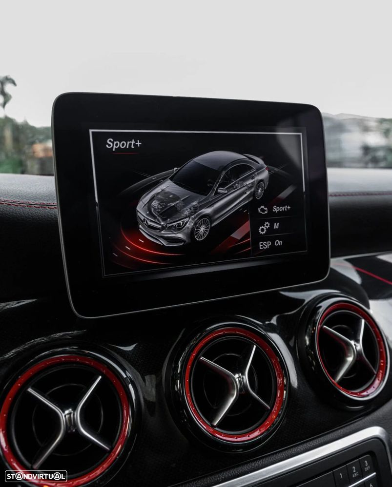 Mercedes-Benz CLA 45 AMG - 16