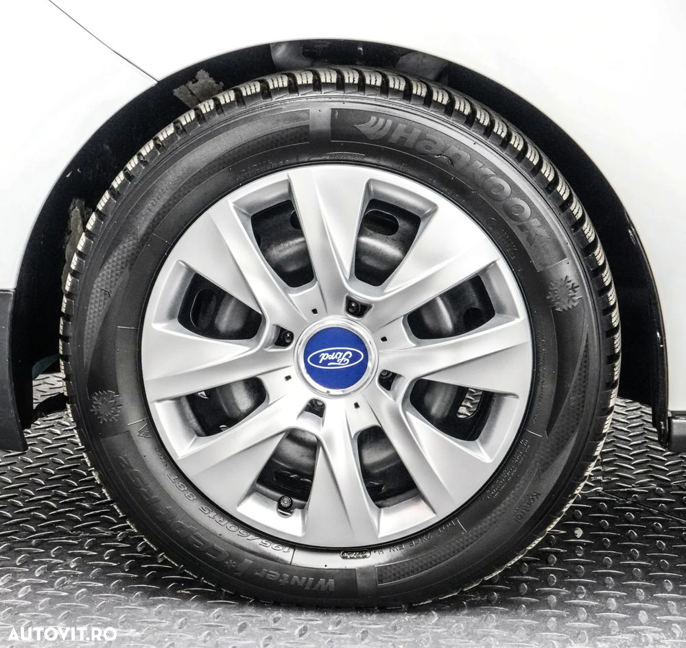 Ford Transit Courier - 16