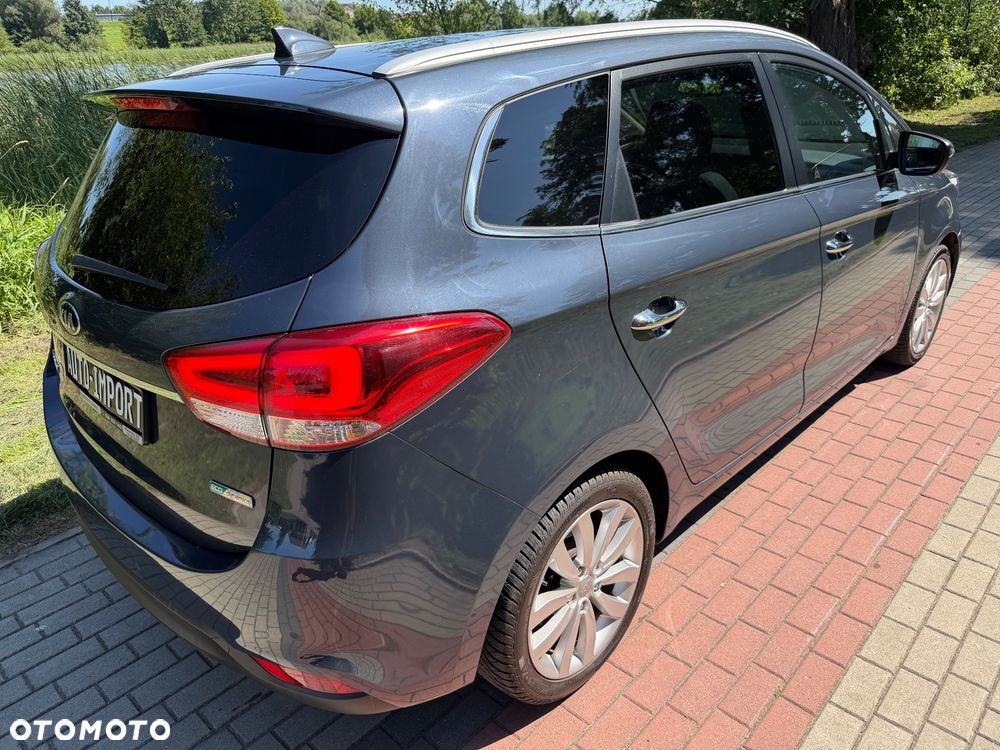 Kia Carens 1.7 CRDi 141 Dream Team Edition - 30