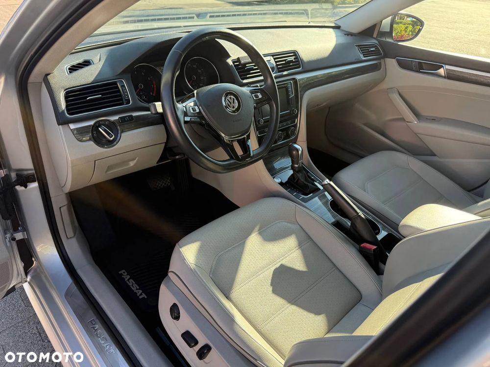 Volkswagen Passat 1.8 TSI (BlueMotion Technology) DSG Highline - 10