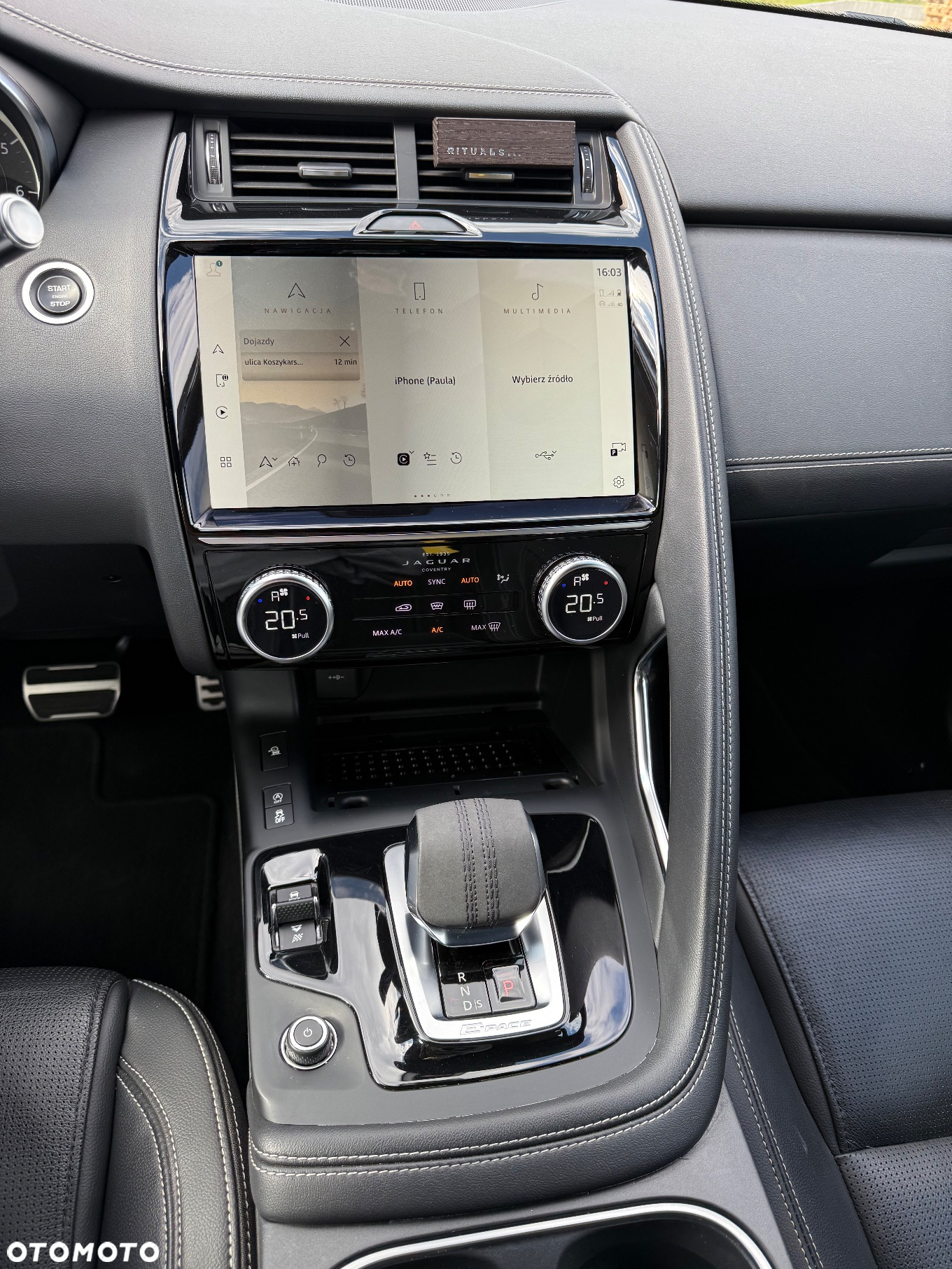 Jaguar E-Pace P200 AWD R-Dynamic SE - 11
