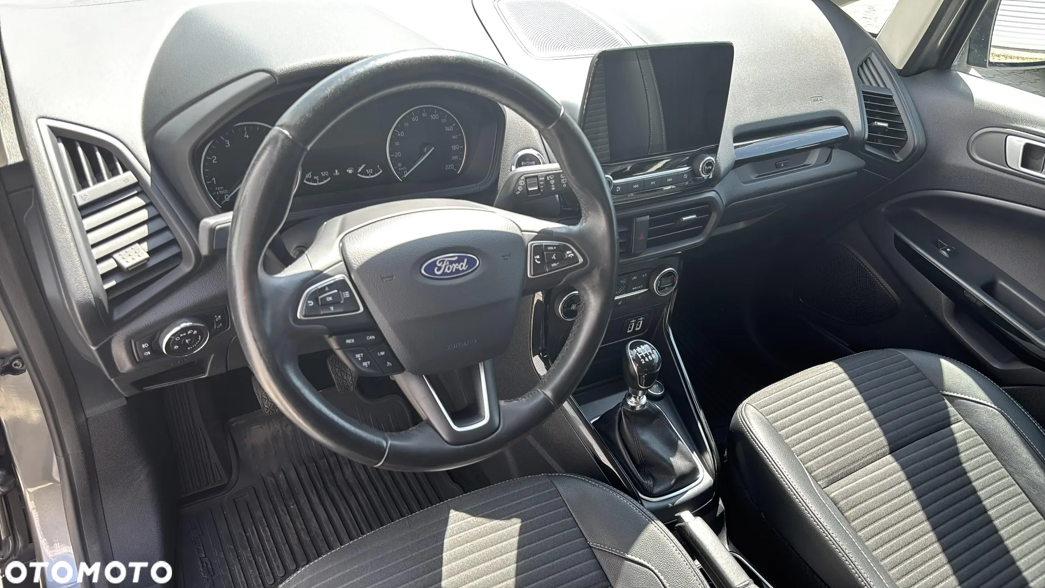Ford EcoSport - 10
