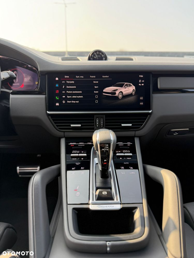 Porsche Cayenne - 29