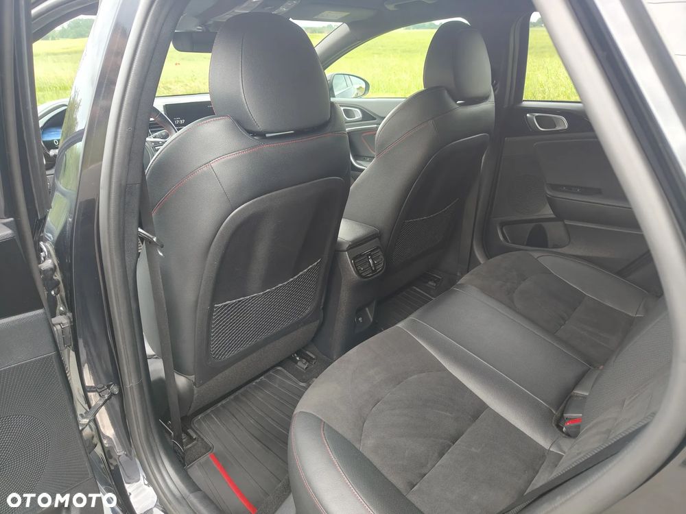 Kia ProCeed 1.6 T-GDI GT DCT - 16