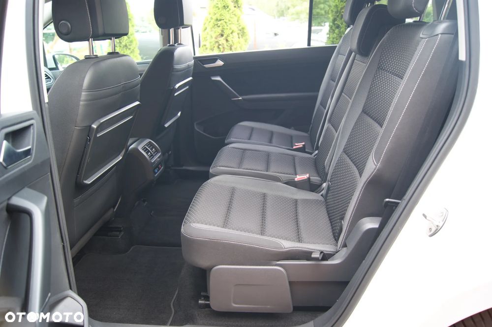 Volkswagen Touran 2.0 TDI SCR DSG ACTIVE - 25