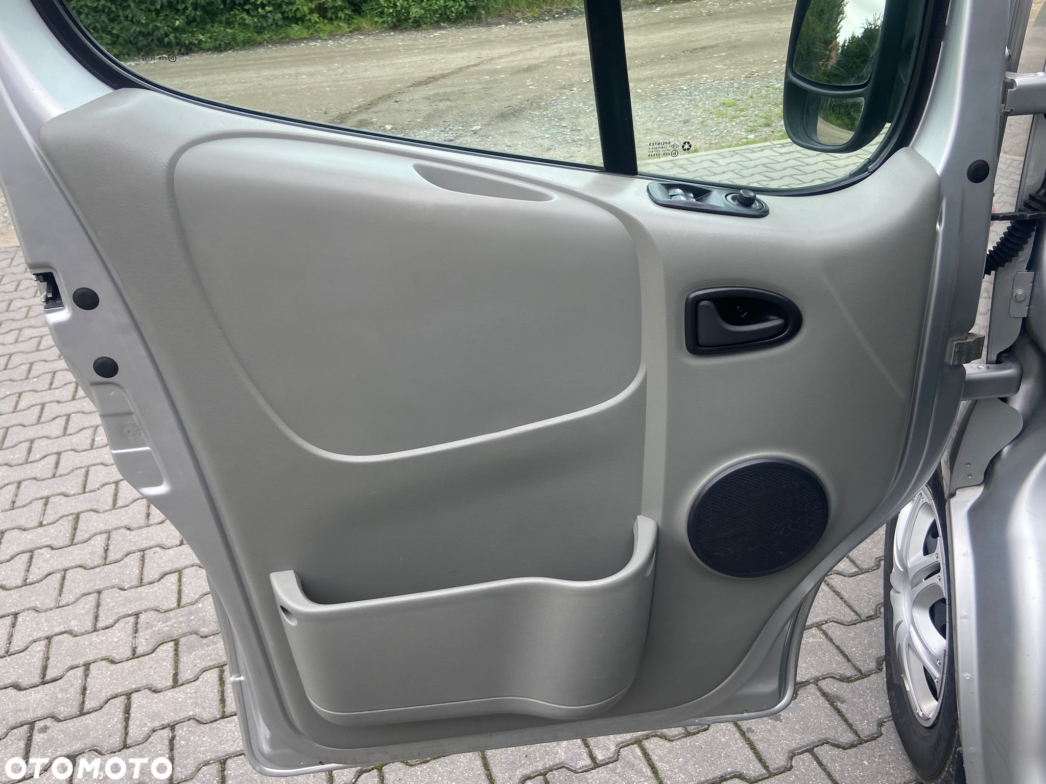 Opel Vivaro - 11
