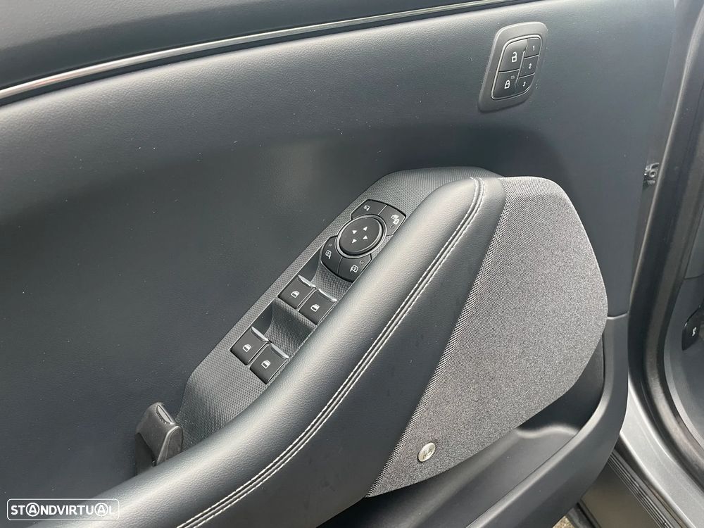 Ford Mustang Mach-E Standard - 26