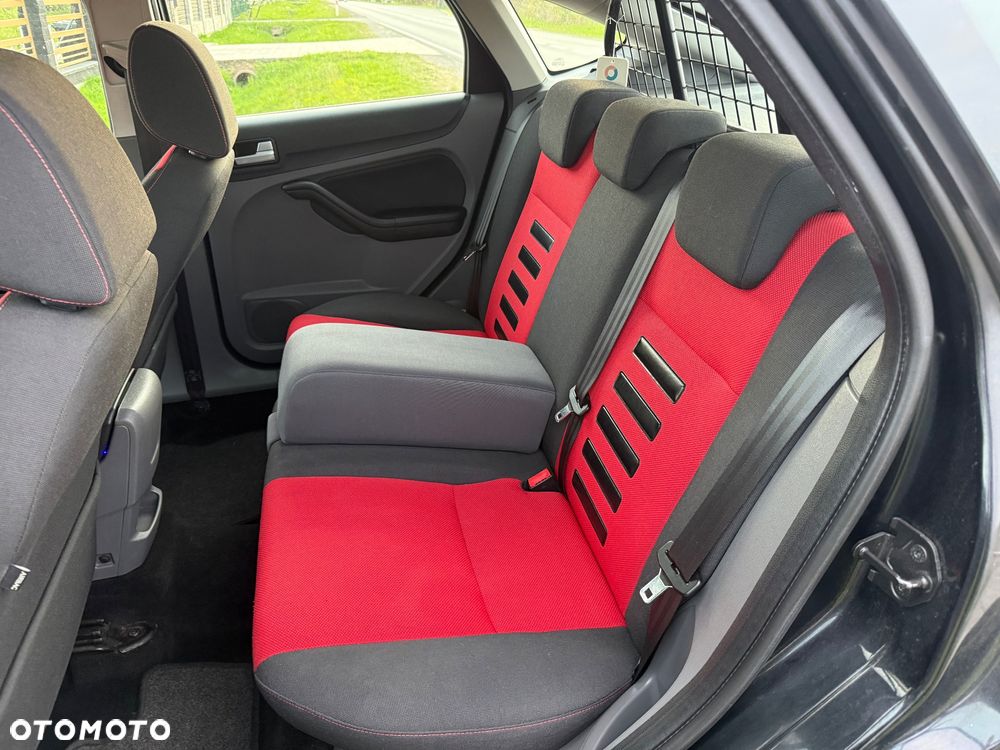 Ford Focus 1.6 16V Ghia - 20