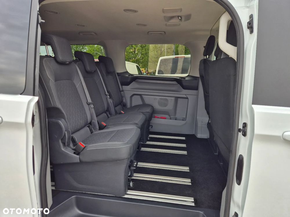 Ford Tourneo Custom - 20