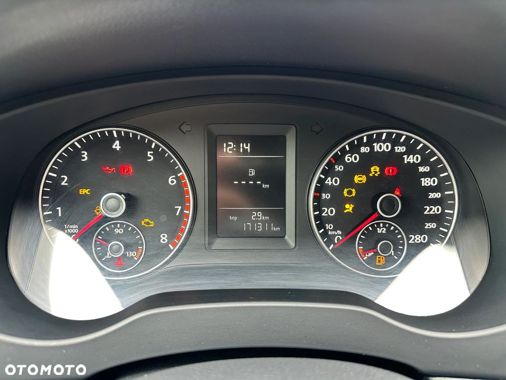 Volkswagen Jetta 1.2 TSI BlueMotion Technology Comfortline - 30