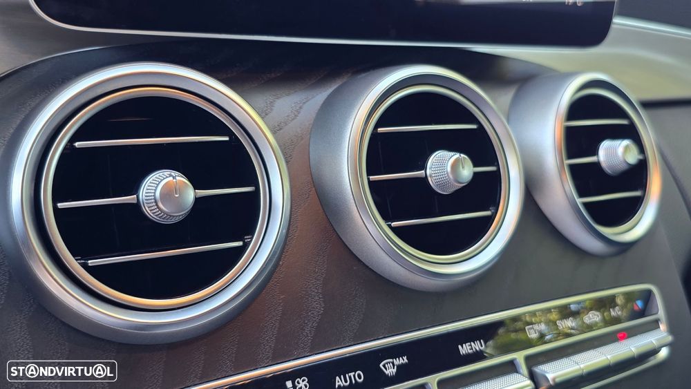 Mercedes-Benz C 220 d Coupe 9G-TRONIC AMG Line - 23