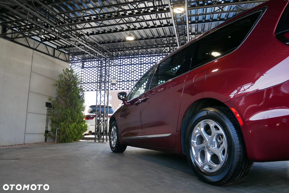 Chrysler Pacifica - 34