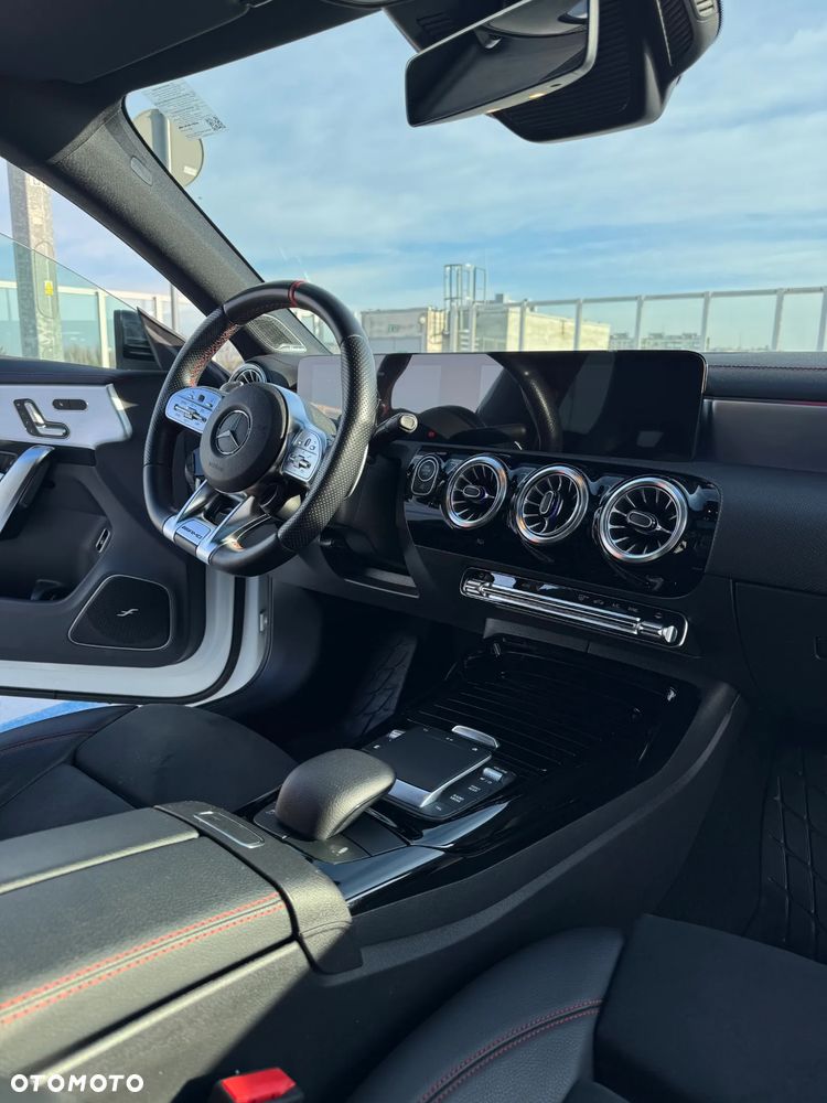 Mercedes-Benz CLA - 5