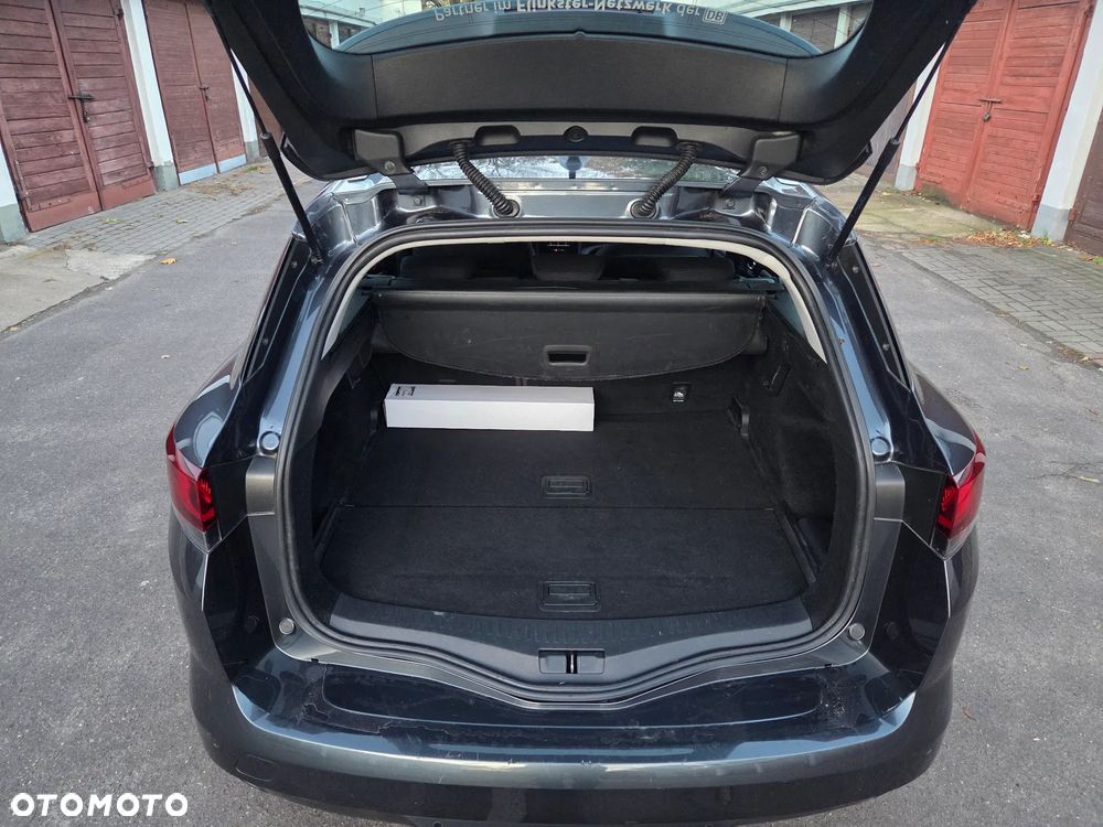 Renault Megane Grandtour TCe 140 GPF BUSINESS EDITION - 21