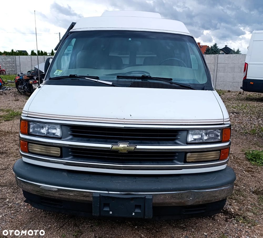 Chevrolet Express - 2