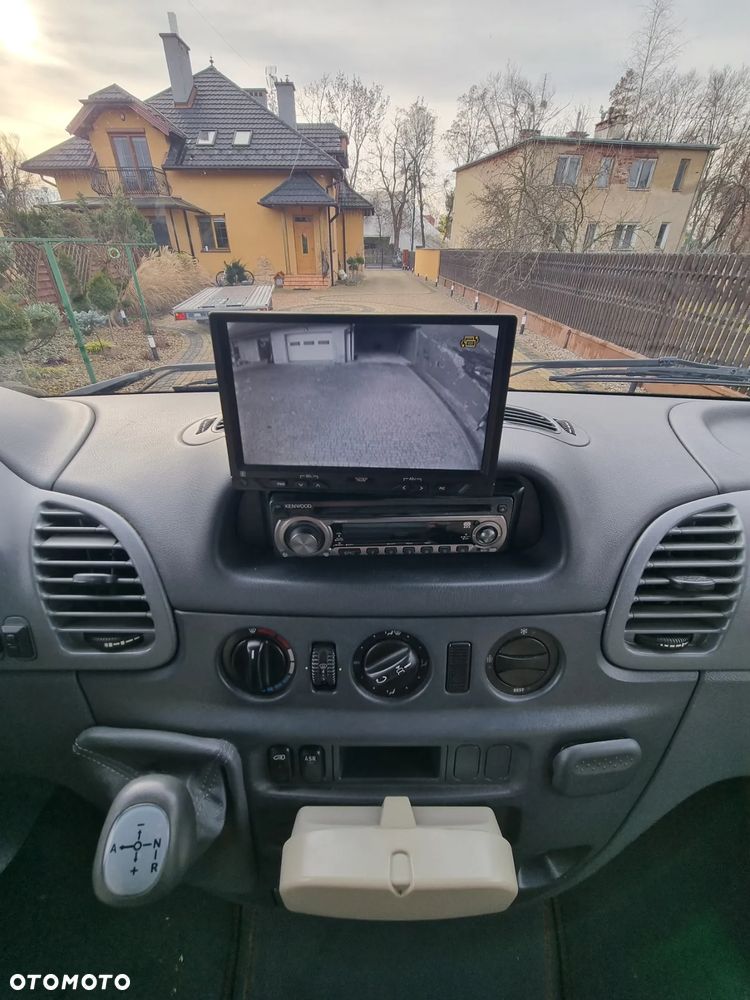 Mercedes-Benz 316 - 11