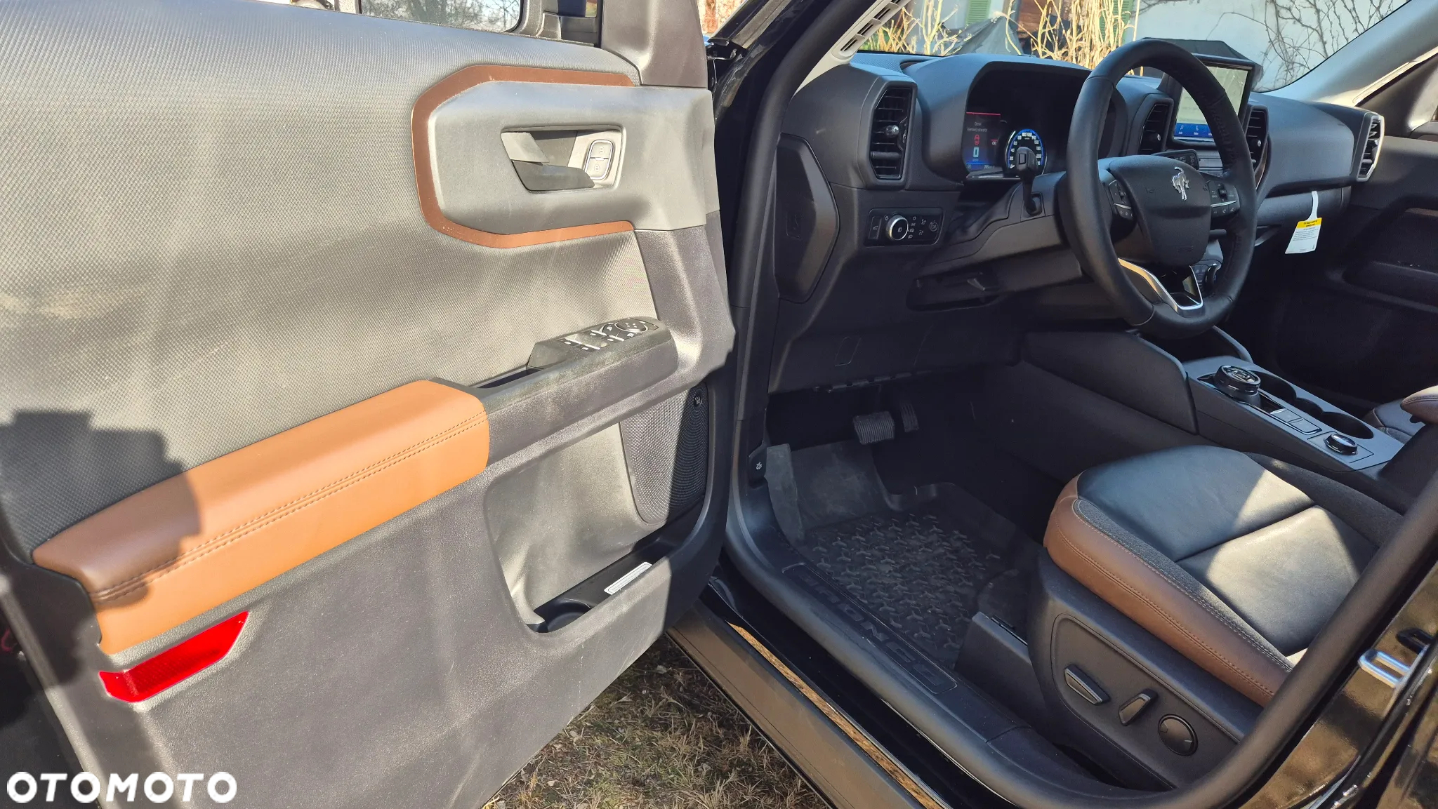 Ford Bronco - 15