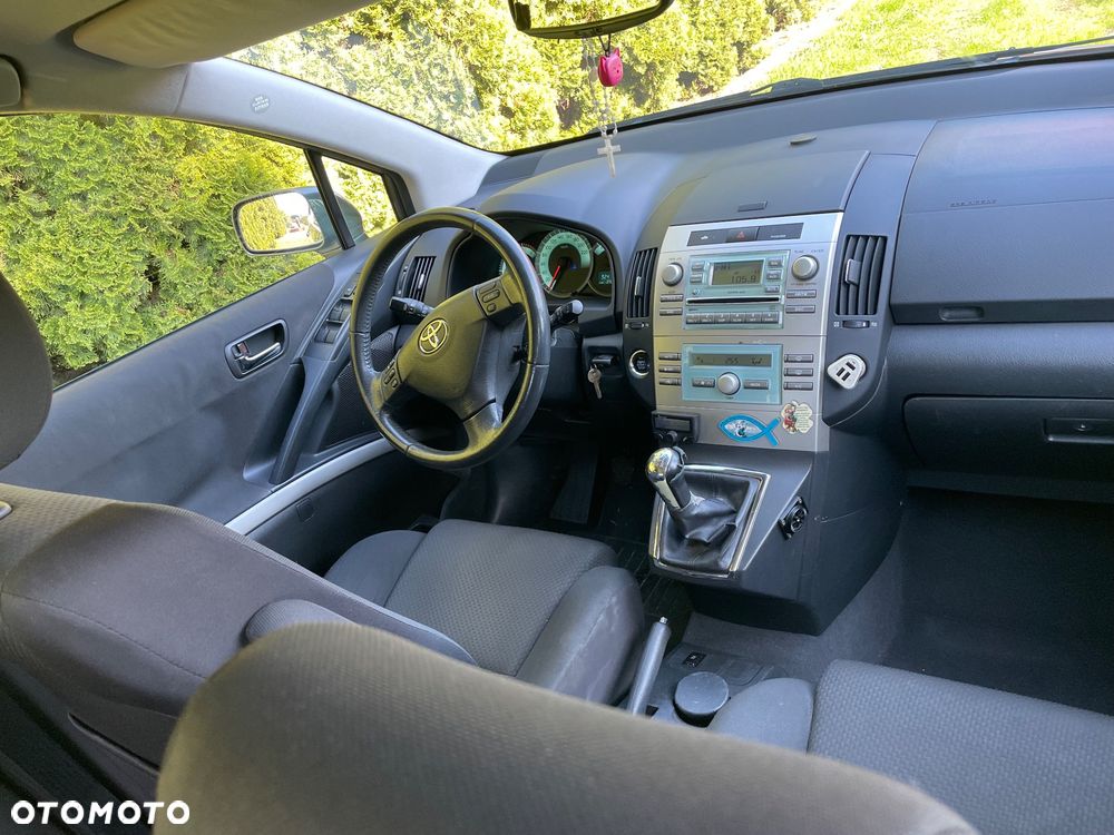 Toyota Corolla Verso - 7