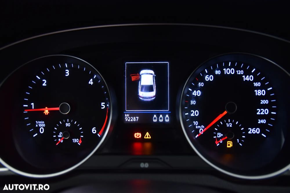 Volkswagen Passat - 11
