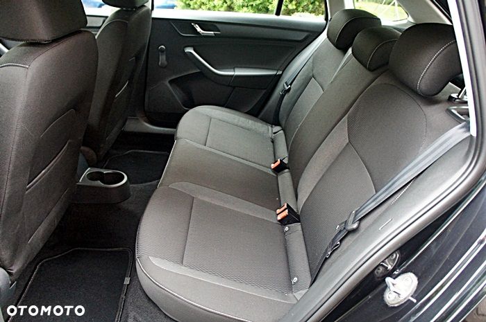 Skoda RAPID 1.6 TDI DSG Ambition - 24